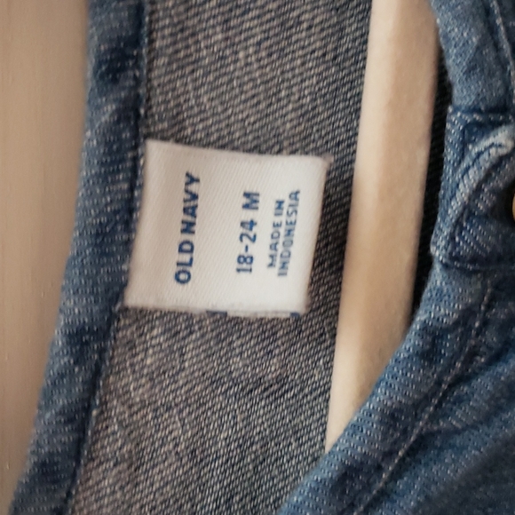 Old Navy denim jumpsuit, 18-24 months. - Picture 3 of 3